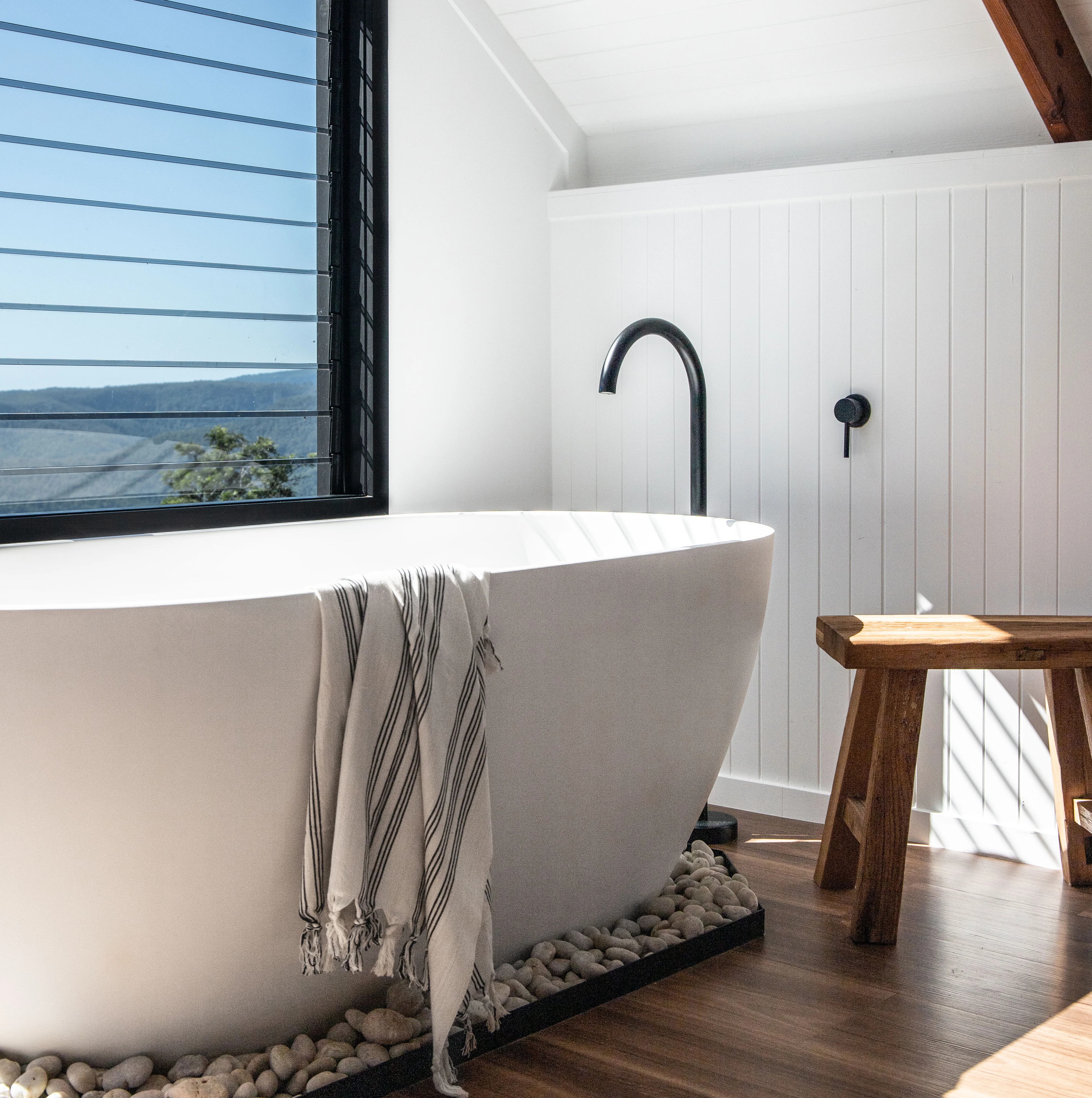 The-Beechmont-Chalet-01