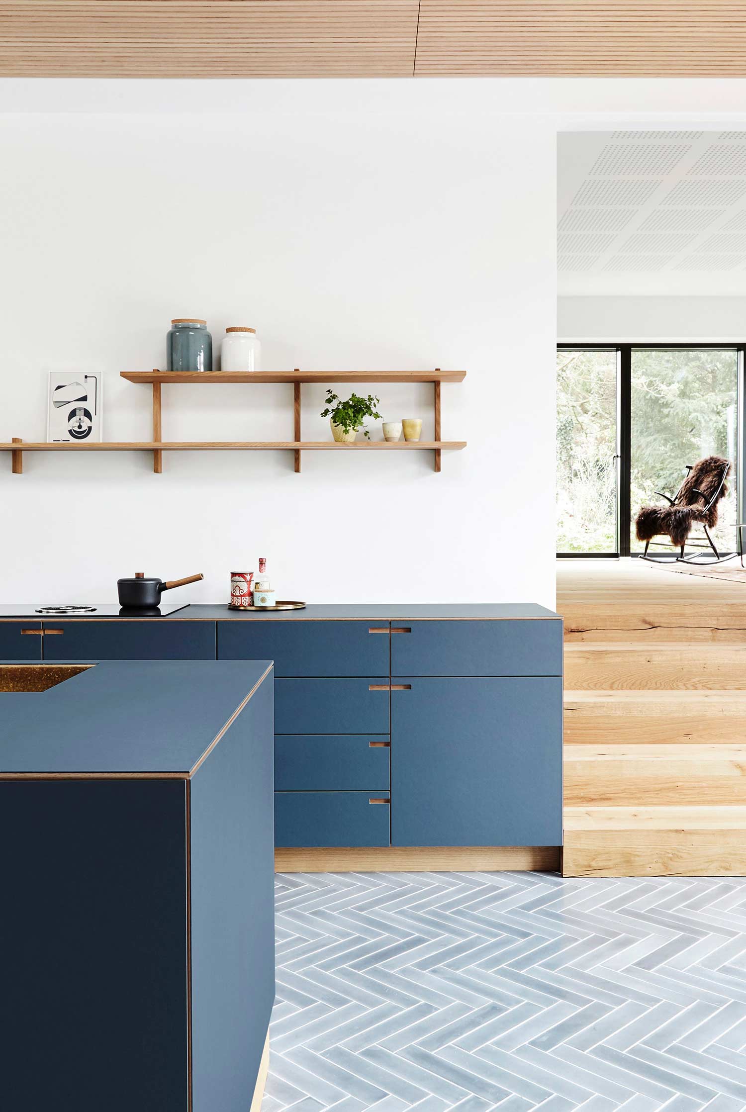 Kitchen-in-smokey-blue-linoleum