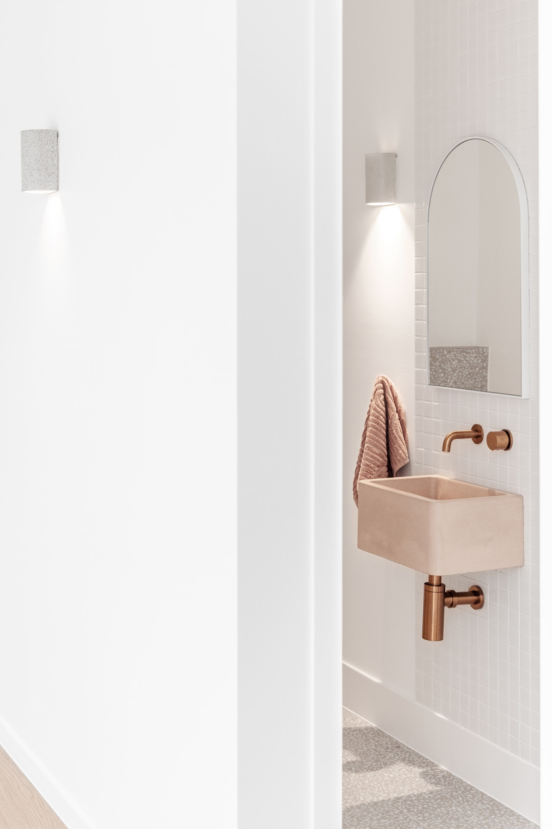 Natural-ceramic-raw-concrete-look-light-fixtures-for-your-home-or-bathroom