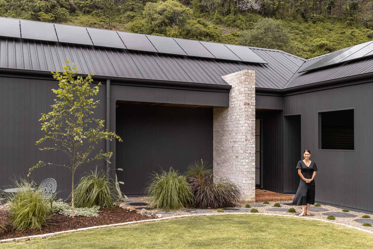 This Secluded Modern Barnhouse Takes Indoor-Outdoor Living to a New Level | Behind the Design
