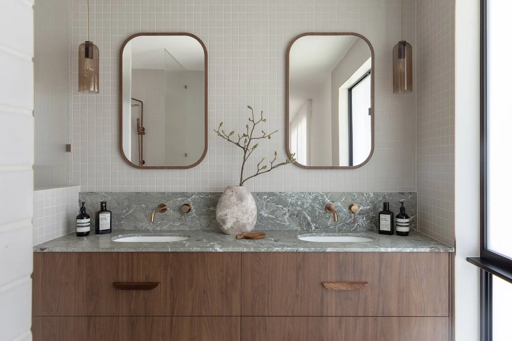 Bathroom Vanity vs Cabinet: Which is Right For You?