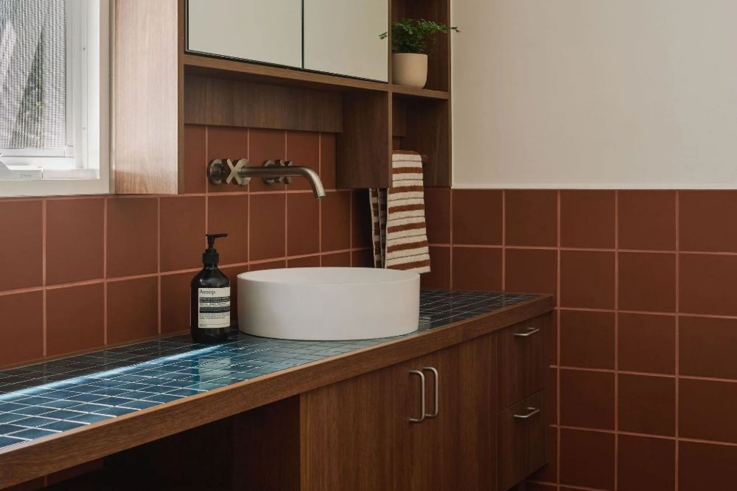 Creative Bathroom Vanity Design Ideas